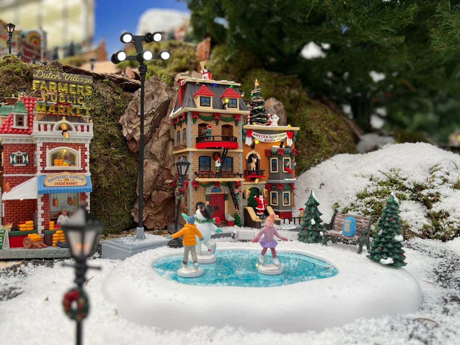 Miniatur-Winterwelt-Gartencenter-Holland-Park-1